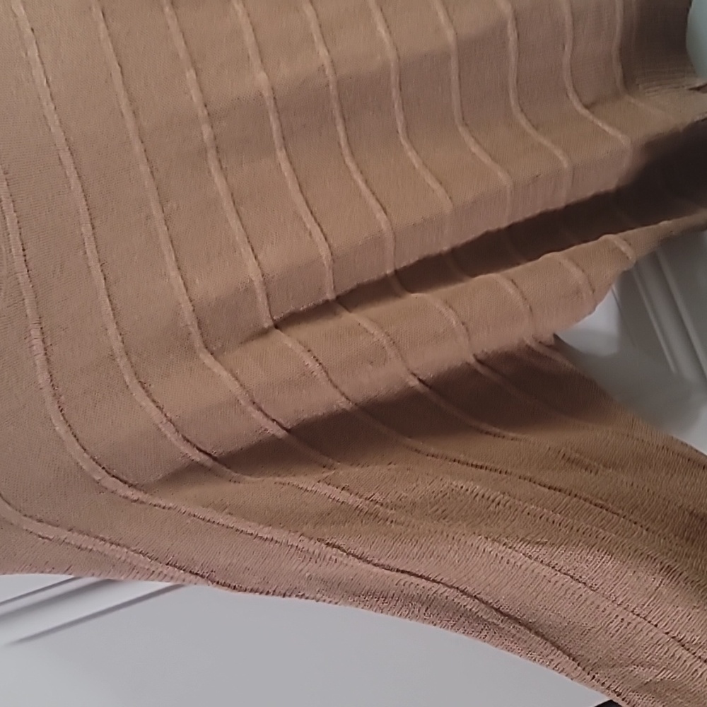 Oversized Light Sweater - Picture 10 of 10